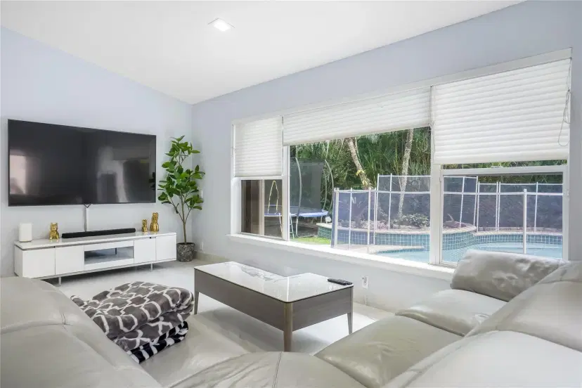 Picture of 10960 NW 2Nd St, Plantation FL 33324