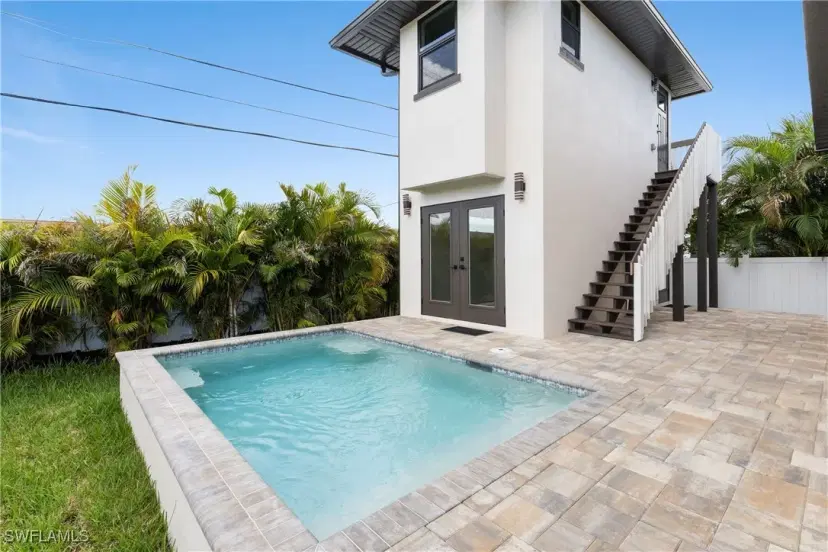 Picture of 3095 Connecticut Ave, Naples FL 34112