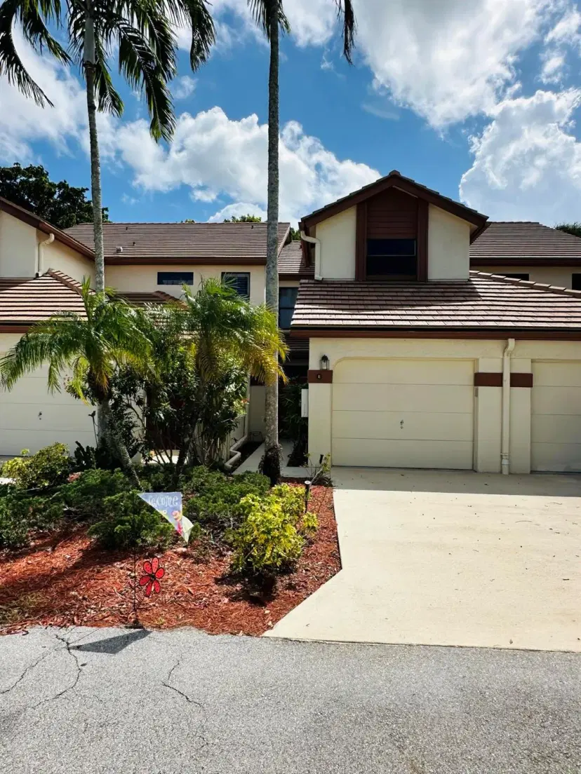 Picture of 12724 Shoreline Drive E, Wellington FL 33414
