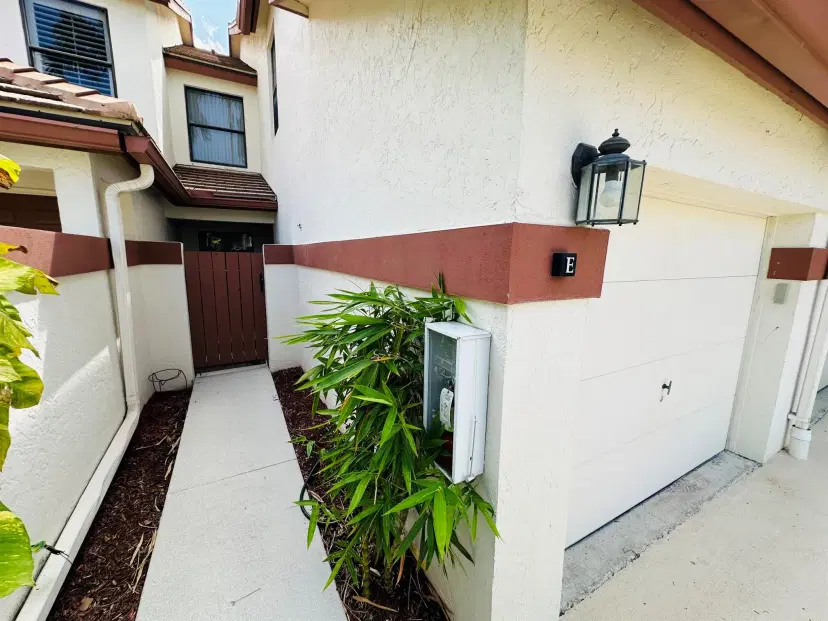 Picture of 12724 Shoreline Drive E, Wellington FL 33414