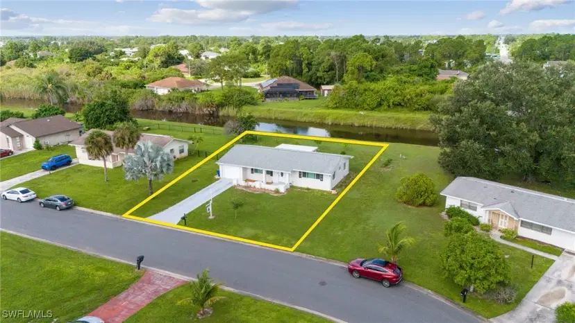 Picture of 1535 Medford Pl, Lehigh Acres FL 33936