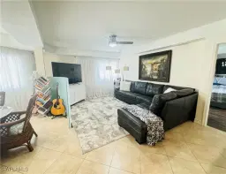 Picture of 1100 Pine Ridge Rd # 401B, Naples, FL 34103