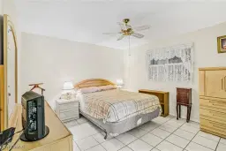 Picture of 135 SE 5Th St, Cape Coral, FL 33990