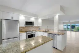Picture of 3055 Riviera Dr 306, Naples, FL 34103