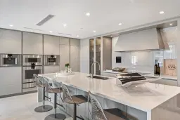 Picture of 220 SE Mizner Boulevard 523, Boca Raton, FL 33432