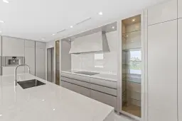 Picture of 220 SE Mizner Boulevard 523, Boca Raton, FL 33432