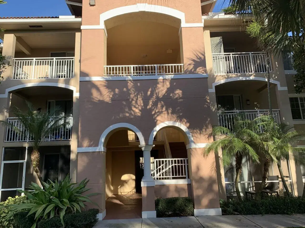 Picture of 6434 Emerald Dunes Drive 303, West Palm Beach, FL 33411