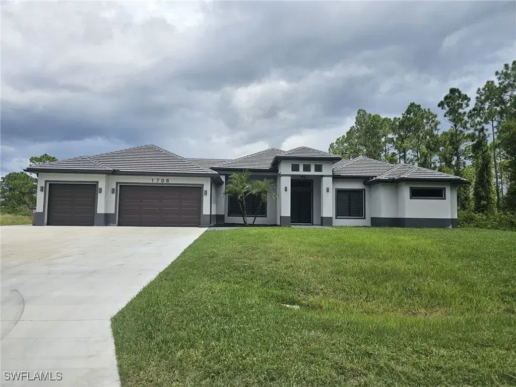 Picture of 1708 Oak Ave, Lehigh Acres, FL 33972