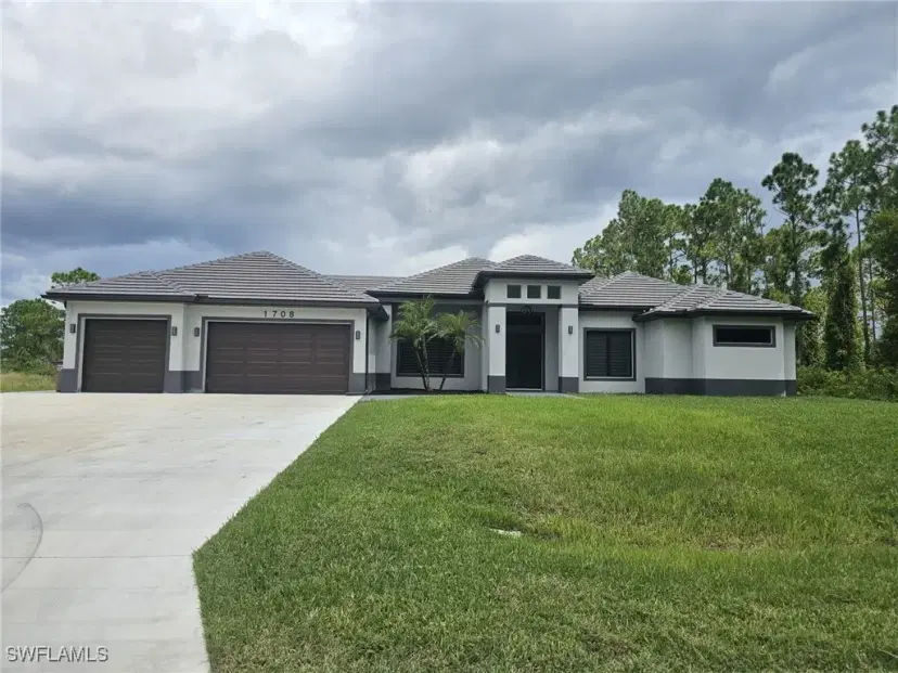 Picture of 1708 Oak Ave, Lehigh Acres FL 33972