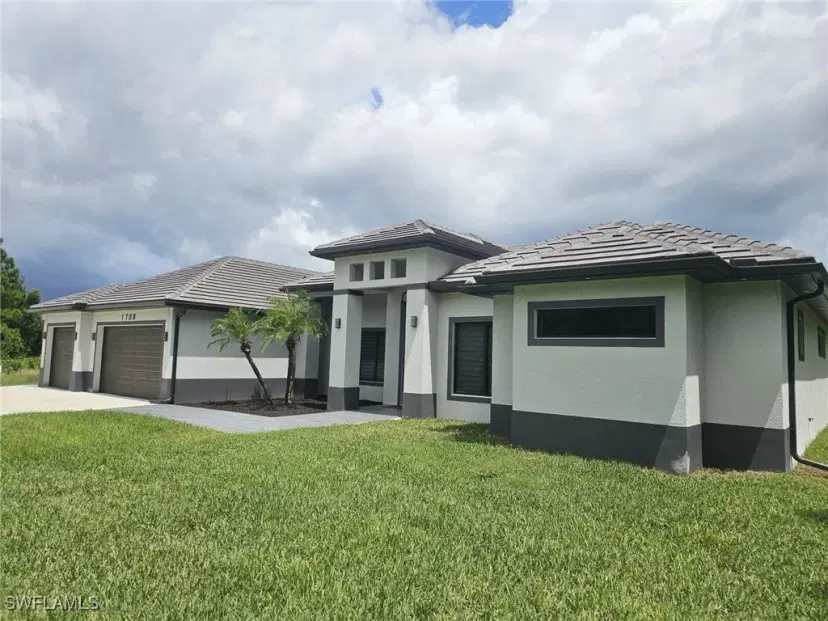 Picture of 1708 Oak Ave, Lehigh Acres FL 33972