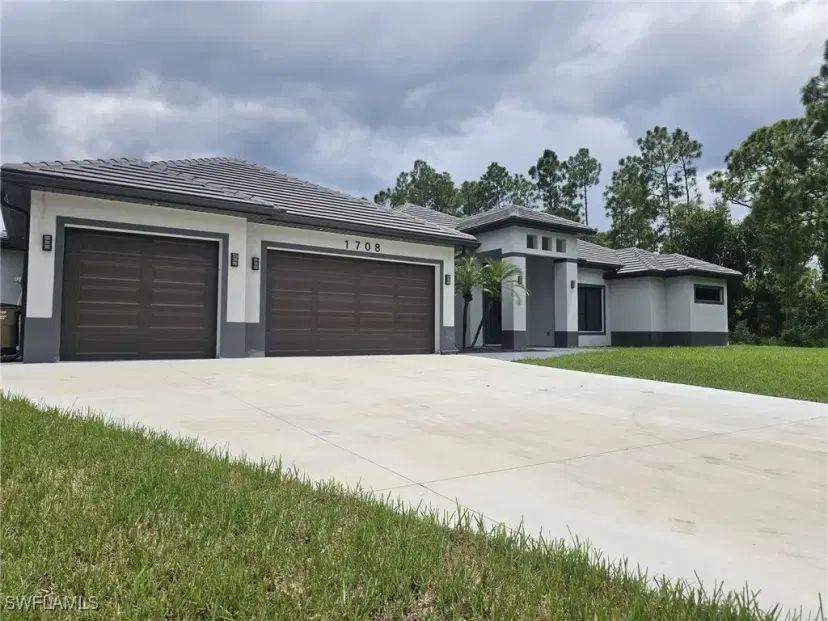 Picture of 1708 Oak Ave, Lehigh Acres FL 33972
