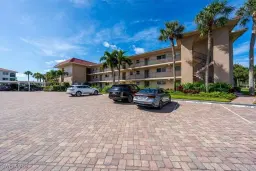 Picture of 9 High Point Cir N 208, Naples, FL 34103