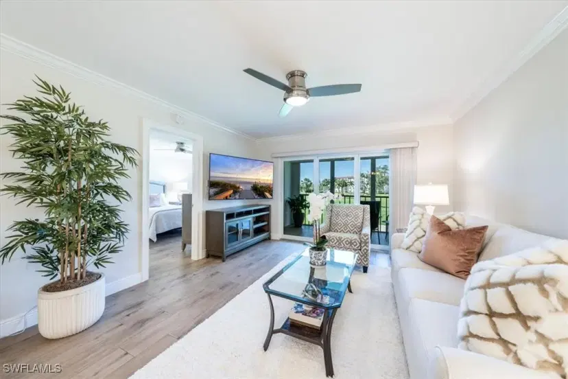 Picture of 9 High Point Cir N 208, Naples FL 34103