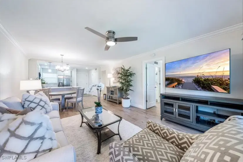 Picture of 9 High Point Cir N 208, Naples FL 34103