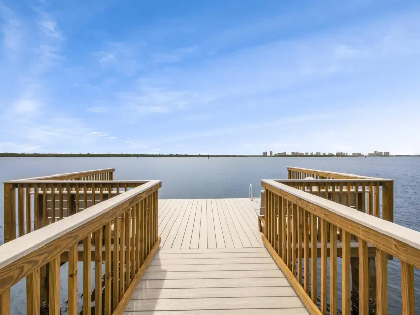 Picture of 52 Yacht Club Drive 103, North Palm Beach FL 33408