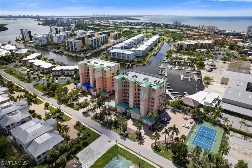 Picture of 150 Lenell Rd 304, Fort Myers Beach FL 33931