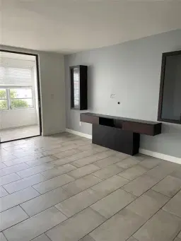 Picture of 2850 Somerset Dr 404L, Lauderdale Lakes, FL 33311