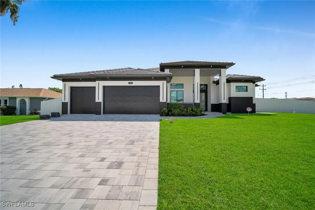 Picture of 727 SE 10Th Ave, Cape Coral, FL 33990