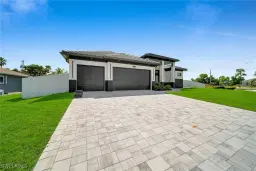 Picture of 727 SE 10Th Ave, Cape Coral, FL 33990