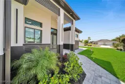 Picture of 727 SE 10Th Ave, Cape Coral, FL 33990