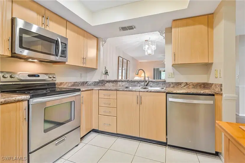 Picture of 8366 Charter Club Cir 3, Fort Myers FL 33919