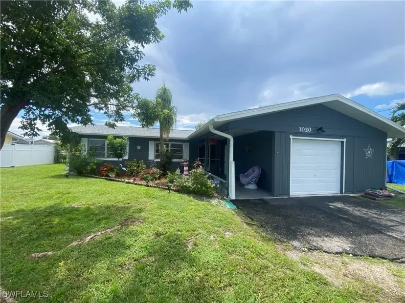 Picture of 1020 NE Pine Island Ln, Cape Coral FL 33909