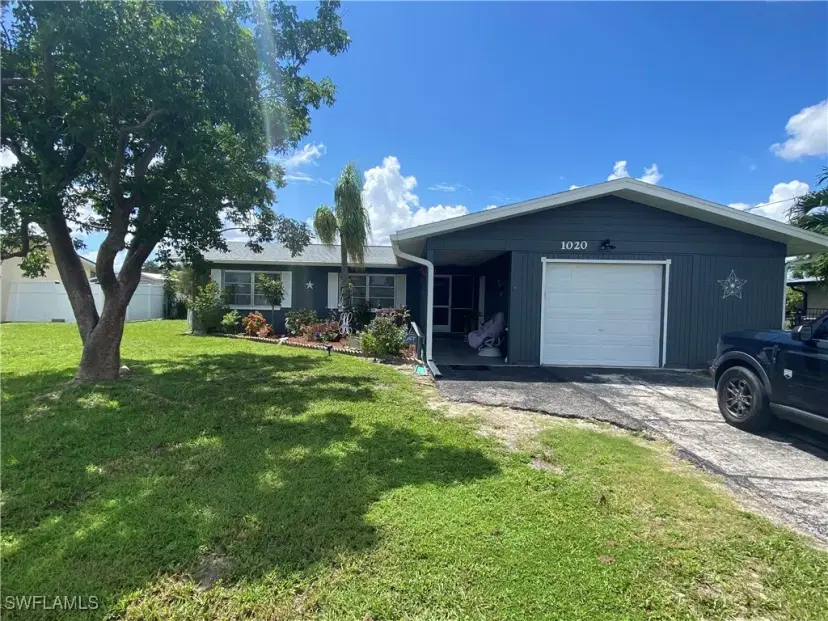 Picture of 1020 NE Pine Island Ln, Cape Coral FL 33909