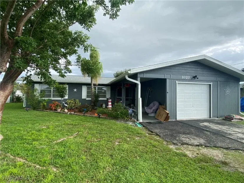 Picture of 1020 NE Pine Island Ln, Cape Coral FL 33909