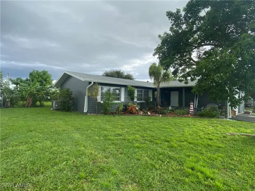 Picture of 1020 NE Pine Island Ln, Cape Coral FL 33909