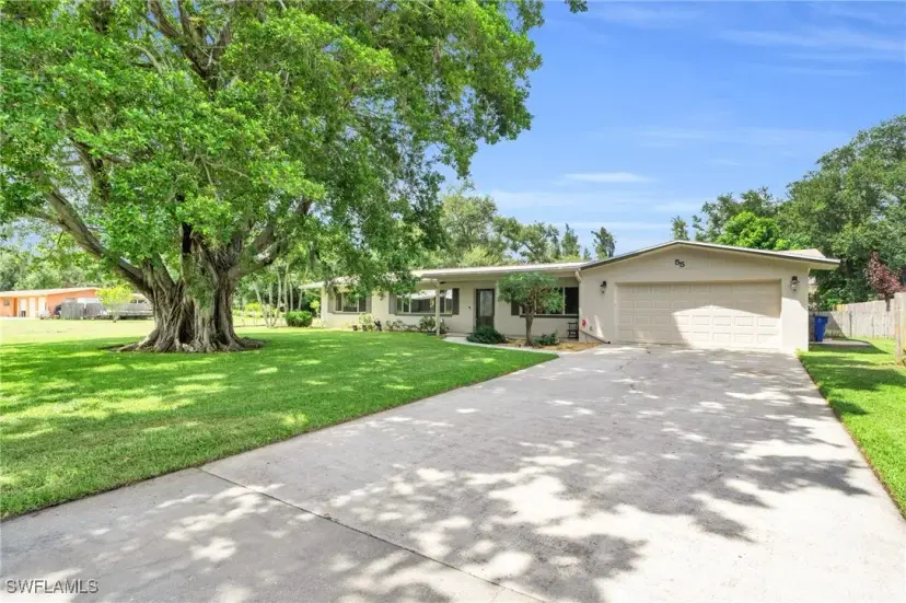 Picture of 55 Aqua Ln, North Fort Myers FL 33903