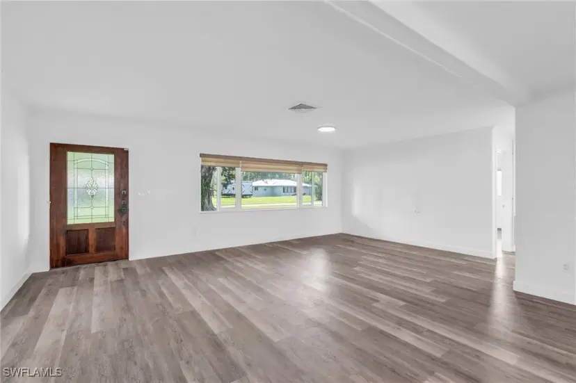 Picture of 55 Aqua Ln, North Fort Myers FL 33903