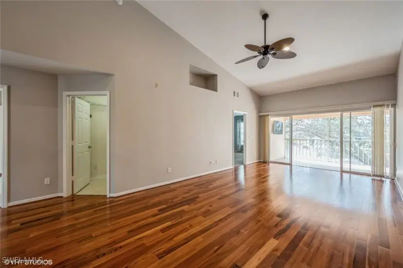 Picture of 760 Wiggins Lake Dr 203, Naples FL 34110