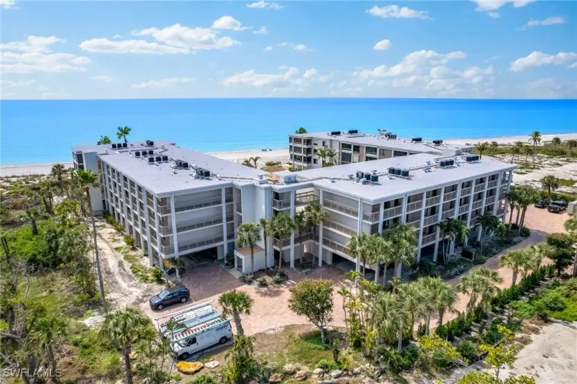 Picture of 2777 W Gulf Dr 104, Sanibel FL 33957