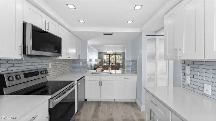 Picture of 2777 W Gulf Dr 104, Sanibel FL 33957