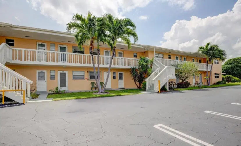 Picture of 108 NE 20Th Avenue 205, Boynton Beach FL 33435