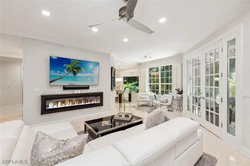 Picture of 173 Colonade Cir 1401, Naples FL 34103