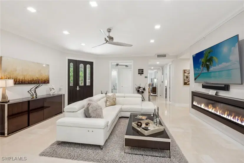 Picture of 173 Colonade Cir 1401, Naples FL 34103