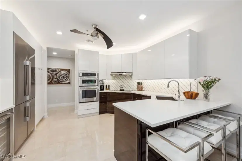 Picture of 173 Colonade Cir 1401, Naples FL 34103