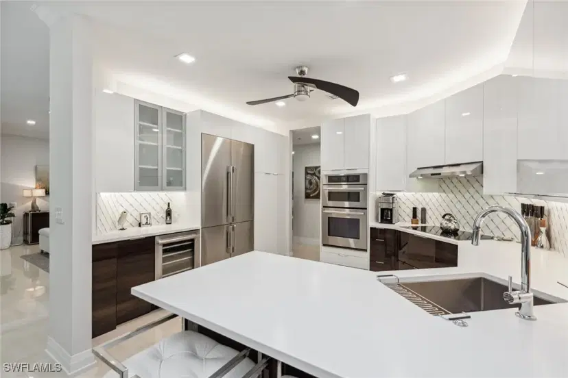 Picture of 173 Colonade Cir 1401, Naples FL 34103