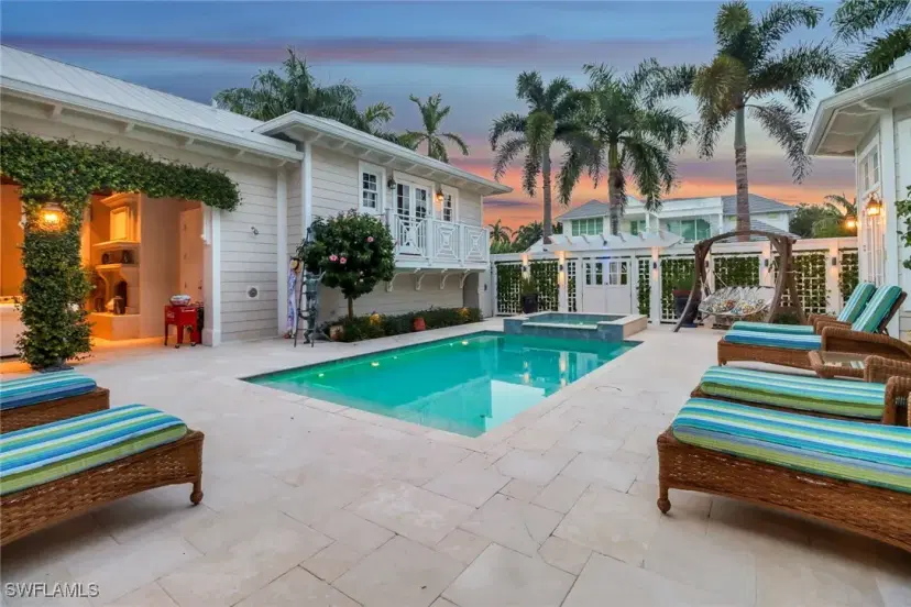 Picture of 1975 Gulf Shore Blvd S, Naples FL 34102
