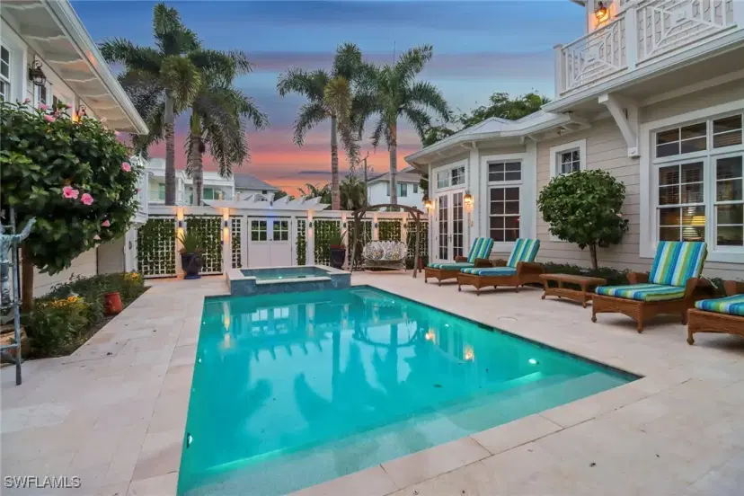 Picture of 1975 Gulf Shore Blvd S, Naples FL 34102
