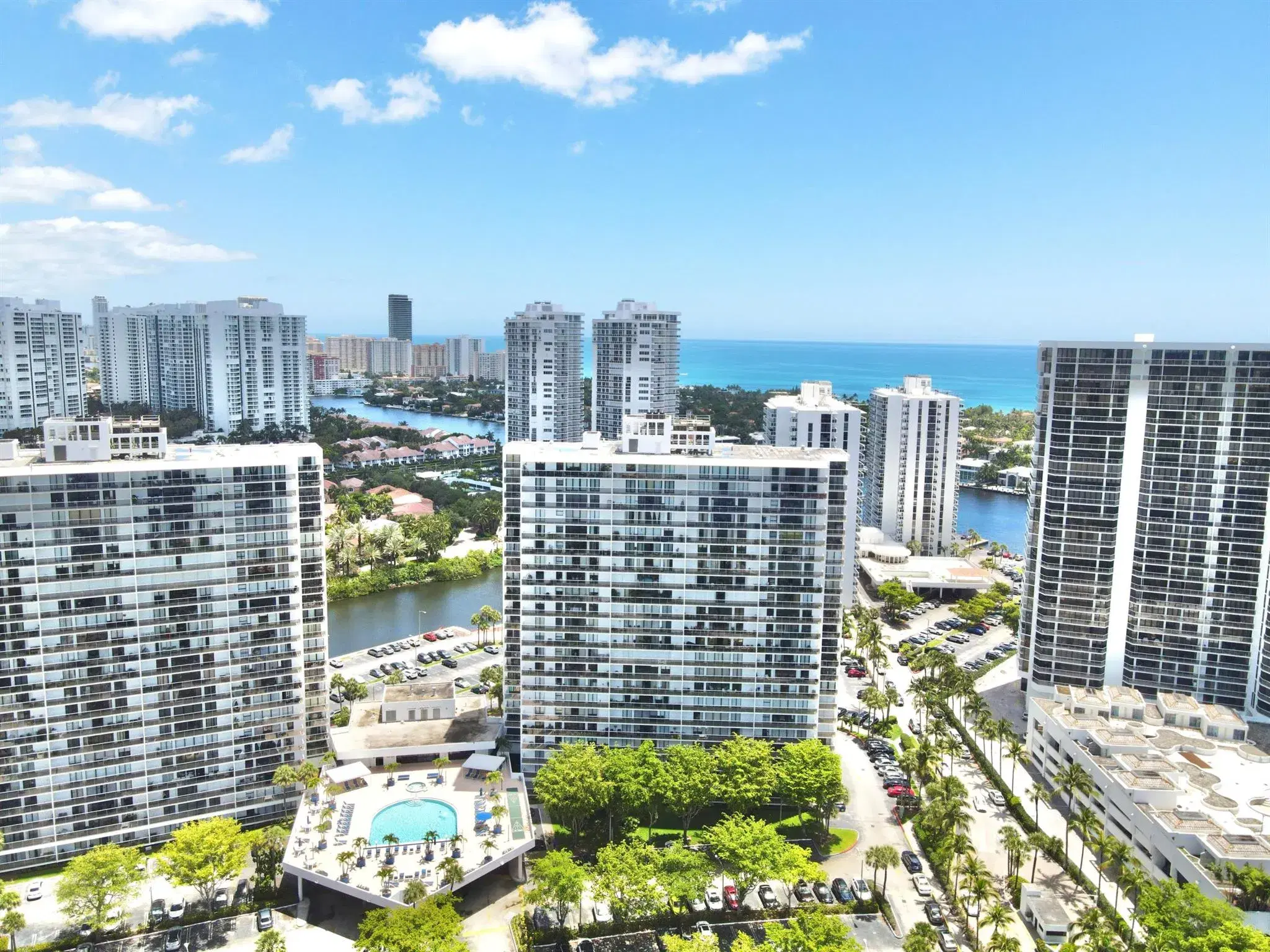 Picture of 3731 N Country Club Drive Drive 428, Aventura, FL 33180