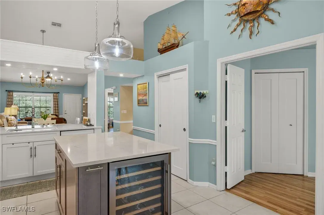 Picture of 15435 Cedarwood Ln 304, Naples, FL 34110