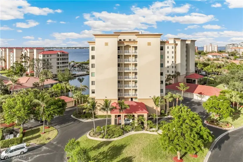 Picture of 15160 Harbour Isle Dr 202, Fort Myers FL 33908