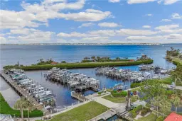 Picture of 15160 Harbour Isle Dr 202, Fort Myers, FL 33908