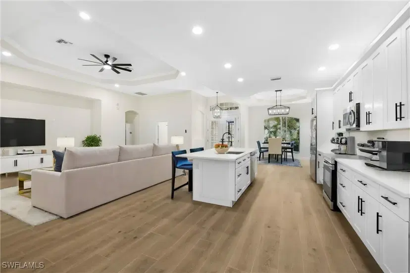 Picture of 11001 Sea Tropic Ln, Fort Myers FL 33908