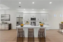 Picture of 11001 Sea Tropic Ln, Fort Myers, FL 33908