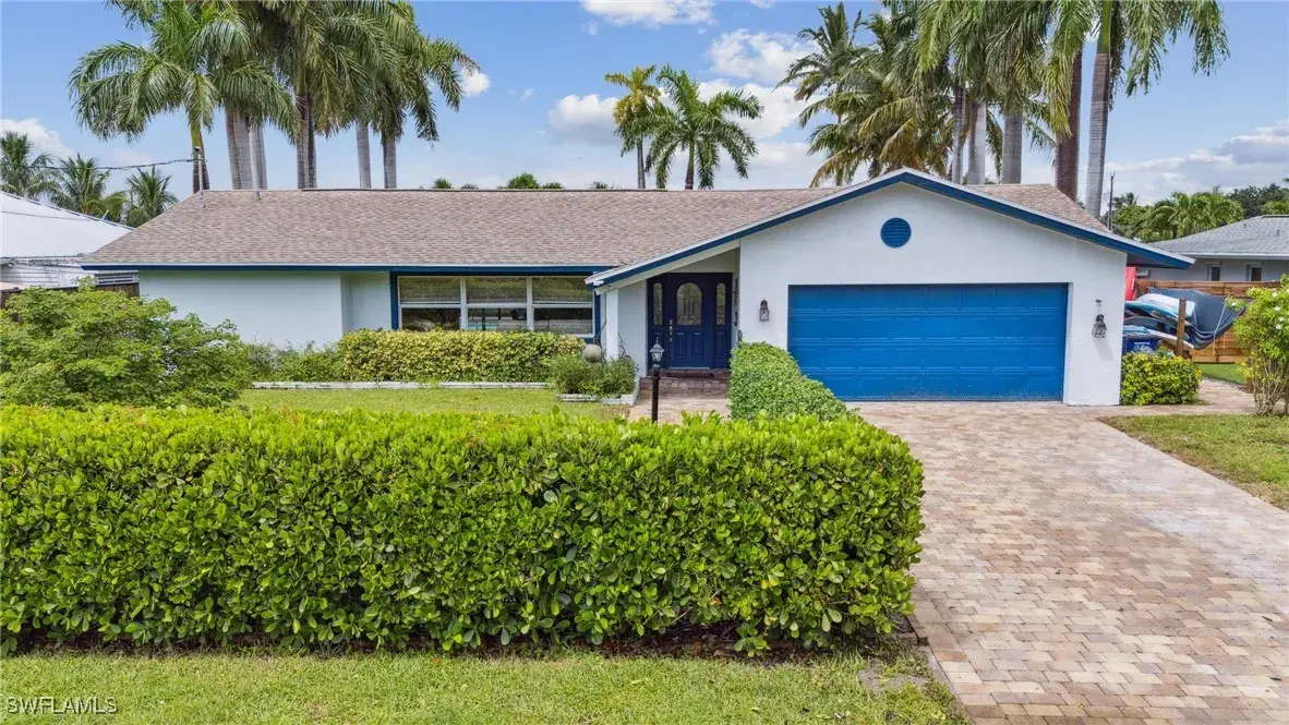 Picture of 393 Prather Dr, Fort Myers, FL 33919