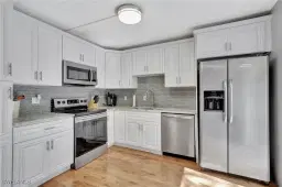 Picture of 1712 Park Meadows Dr 1, Fort Myers, FL 33907