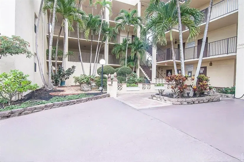 Picture of 2831 Somerset Dr 416, Lauderdale Lakes FL 33311